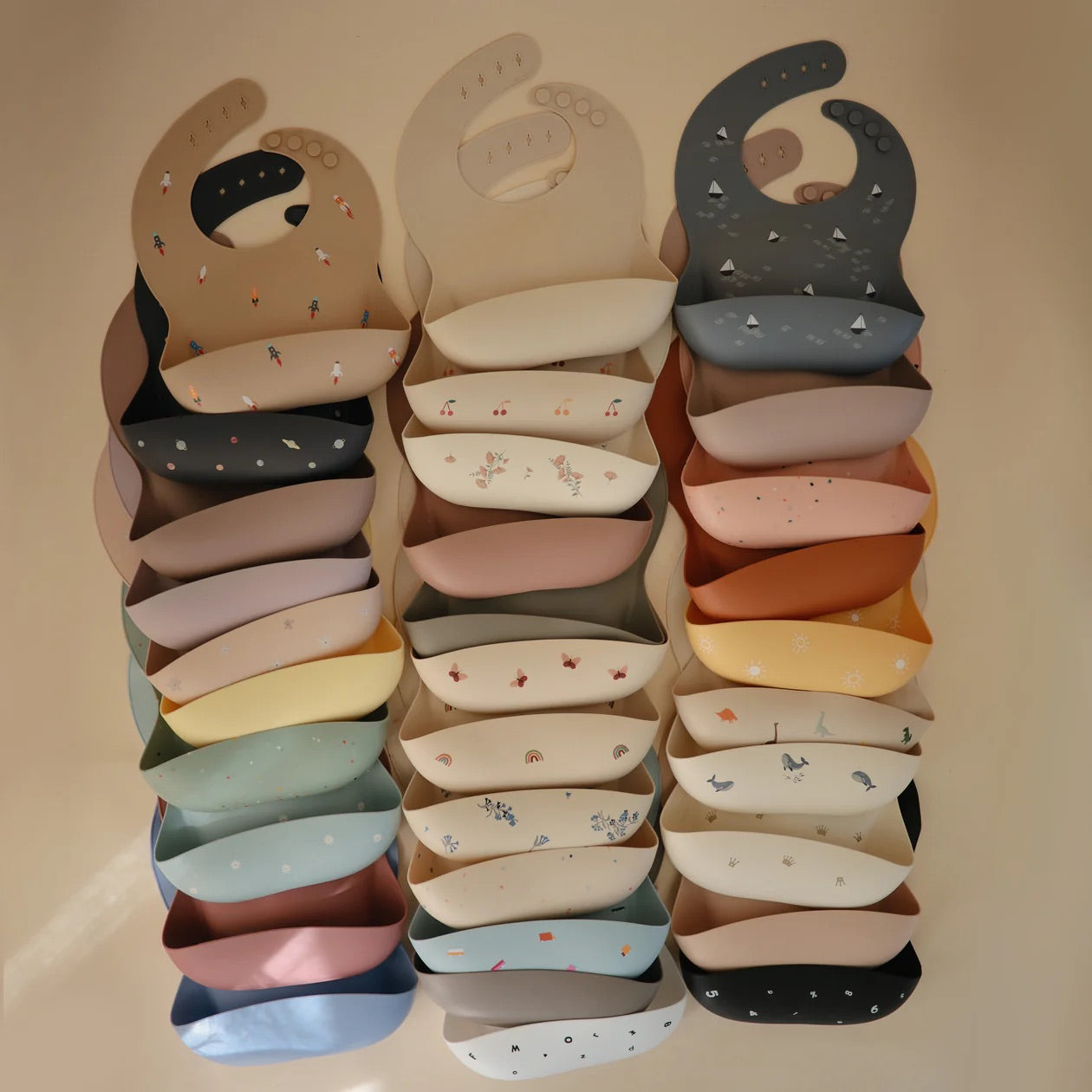 MUSHIE - Silicone Baby Bib - Crowns