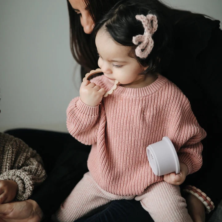 MUSHIE - Flower Teether Bracelet - Rose/Blush/Shifting Sand