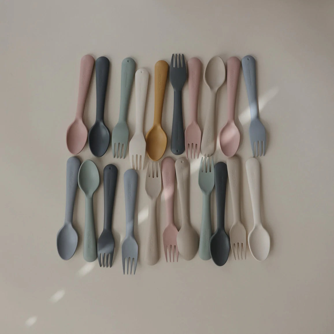 MUSHIE - Dinnerware Fork and Spoon Set - Cloud